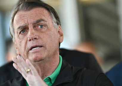 Bolsonaro pide absolución y califica de “absurdas” las acusaciones en su contra