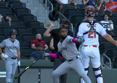 Víctor Robles, golpeado en varias ocasiones, protagoniza altercado y luego se disculpa