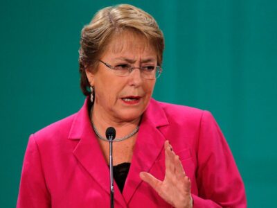 Bachelet advierte que la igualdad de género sigue siendo frágil y pide más mujeres con perspectiva feminista en el poder