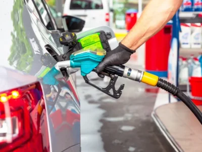 Gobierno mantiene precios de combustibles con subsidio de RD$120.5 millones