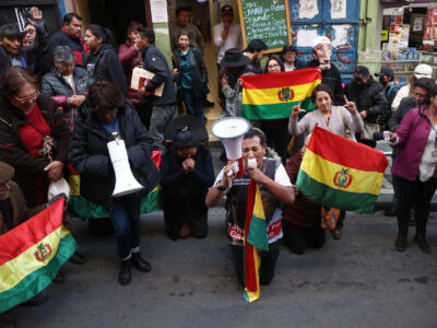 Bolivia aplaza audiencia de revisión de detención de Camacho y Pumari por crisis de 2019