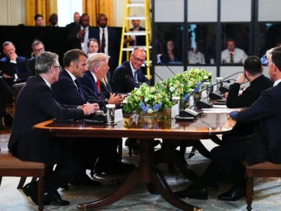 Micrófono abierto capta a Trump atribuyéndose influencia en intención de Putin de negociar sobre Ucrania