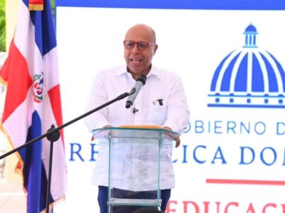 Alfredo Pacheco destaca la educación como la inversión clave para el futuro del país