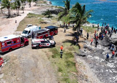 Rescatan cuerpo de hombre que cayó al mar en la avenida 30 de Mayo