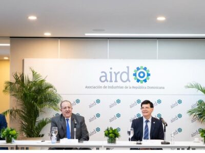 Ministro Magín Díaz se reúne con la AIRD para impulsar la inversión y el desarrollo industrial en el país