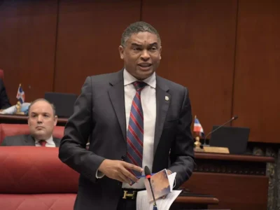 Yván Lorenzo propone ceder locales del PLD al Ministerio de Educación ante déficit de aulas