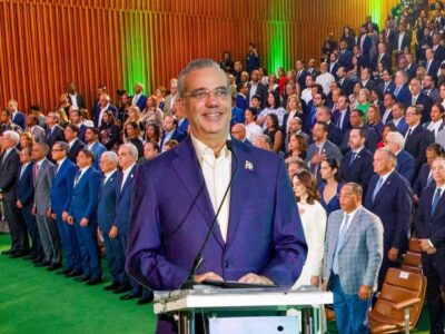 Luis Abinader reconoce aporte de empresas al récord histórico de inversión extranjera