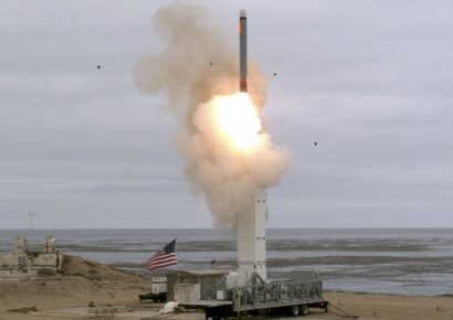 Pruebas de misiles intercontinentales de EE. UU. coinciden con tensión creciente en el Caribe