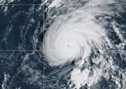 Huracán Gabrielle alcanza categoría 4 al sureste de Bermudas; oleaje impacta costa este de EE. UU.