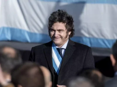 Milei denuncia operación de inteligencia ilegal con influencias extranjeras para desestabilizar elecciones