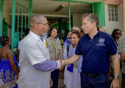Tom Fletcher, subsecretario general de la ONU, advierte que único hospital público de Puerto Príncipe está en peligro