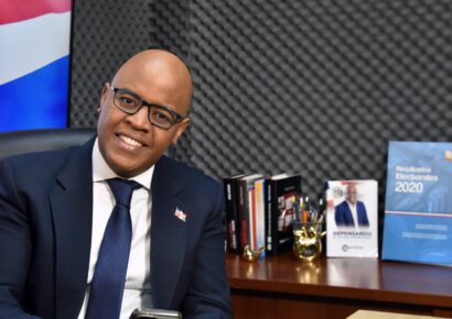 Camino Nuevo critica orden de la JCE para retirar vallas de Omar Fernández