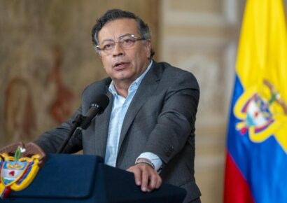 Petro rechaza despliegue naval de EE. UU. y advierte que Colombia no será base para una invasión a Venezuela