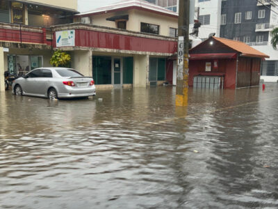 Lluvias torrenciales provocan inundaciones y desplazamientos masivos en RD