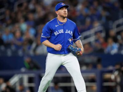 Embargarían cuentas a Blue Jays y a Yariel Rodríguez por impago en RD