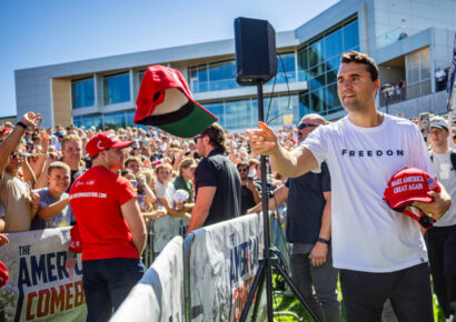 Casquillo de bala que mató a Charlie Kirk llevaba inscripciones como «Oye, fascista» y «Bella ciao»