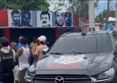 Autoridades intervienen bar en Baní “Drink Sinaloa”, que exaltaba figuras de narcotraficantes