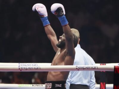 El boxeador Terence Crawford celebra con merengue tras victoria sobre “Canelo” Álvarez