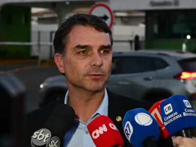 Hijo de Bolsonaro rechaza condena de 27 años contra su padre y promete lucha “hasta el fin”