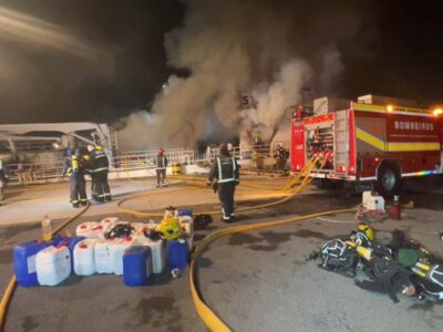 Más de 250 bomberos combaten un incendio forestal en Serra da Estrela, Portugal