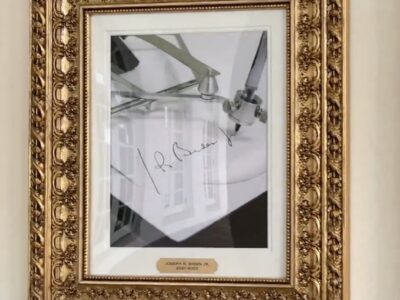 Trump reemplaza foto de Biden con firma de autopen en galería presidencial de la Casa Blanca