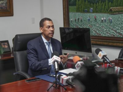 Guido Gómez Mazara defiende a funcionarios del PRM y lanza campaña contra desinformación en redes