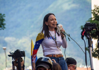 María Corina Machado pide al papa León XIV liberar presos políticos antes de la canonización en Venezuela