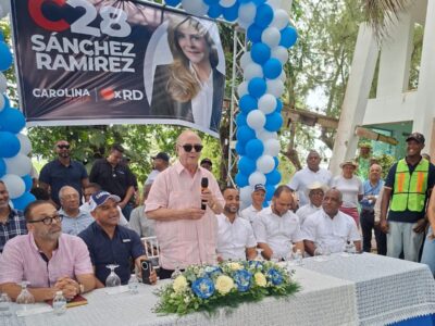 Hipólito Mejía se compromete a gestionar arreglo de calles en Fantino