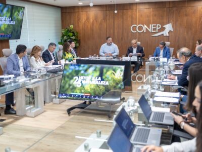 Ministro Paíno Henríquez expone al CONEP logros y desafíos del Ministerio de Medio Ambiente