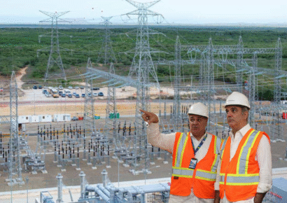 Abinader supervisa planta Energía 2000 en Manzanillo y anuncia incorporación de 630 megavatios al sistema eléctrico
