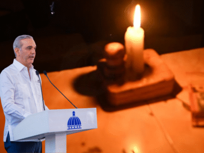 Abinader: “El Gobierno también sufre los apagones” y anuncia medidas para estabilizar el sistema eléctrico