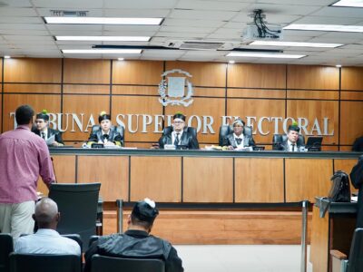 TSE se reserva fallo sobre recurso de impugnación contra Fuerza del Pueblo y aplaza audiencia de amparo electoral