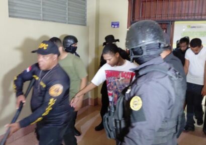 Aplazan para el 12 de septiembre medida de coerción contra seis acusados de violar joven en Villa González