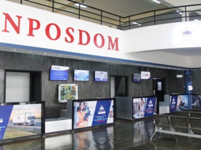 INPOSDOM suspende temporalmente envíos de paquetes a EE.UU. por nuevos aranceles