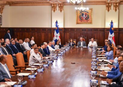 Abinader pasa balance a cinco años de gestión y destaca avances en justicia, transparencia y obras públicas