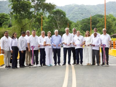 Abinader inaugura puente sobre el río Bajabonico Arriba e impulsa proyectos de desarrollo en Puerto Plata