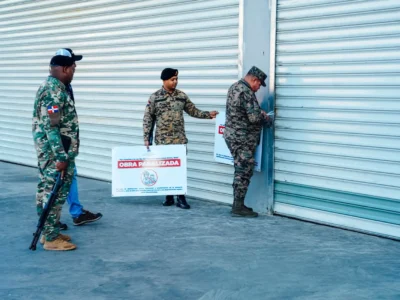 Mived clausura naves y plazas comerciales en Santo Domingo por falta de licencias