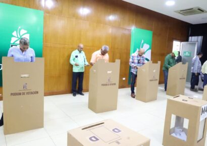 Fuerza del Pueblo celebra elecciones internas con masiva participación y ambiente de orden