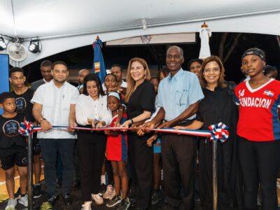 Carolina lleva alegría al sector Fundación con la inauguración del Centro Comunal Dionisio Amparo