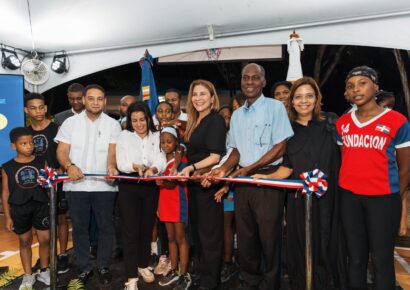 Carolina lleva alegría al sector Fundación con la inauguración del Centro Comunal Dionisio Amparo