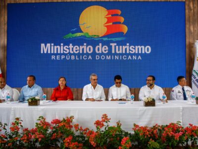 Abinader inaugura carretera al Salto de Aguas Blancas, obra clave para el ecoturismo en Constanza