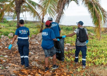 Alcaldía del Distrito Nacional retira siete toneladas de desechos en jornada de limpieza costera por el Día Mundial de las Playas