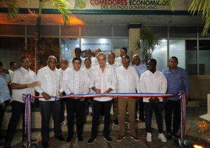 Abinader inaugura 13 comedores económicos en diversas comunidades del país