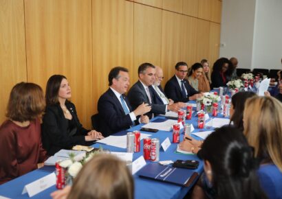 Bisonó representa a Abinader en encuentro empresarial