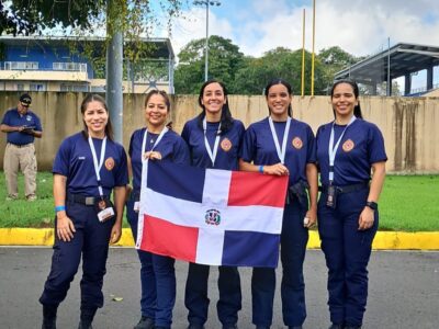 Bomberas del DN conquistan primer lugar en competencia de destrezas en Panamá