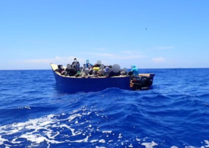 Guardia Costera de EE. UU. intercepta embarcación con 66 migrantes, entre ellos dominicanos y haitianos rumbo a Puerto Rico