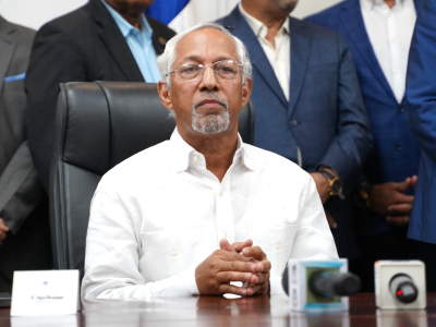 Ángel Hernández afirma entregó informes de irregularidades en Educación a Abinader y al Pepca