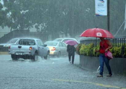 Indomet pronostica lluvias intensas este domingo en más de 20 provincias; COE mantiene ocho en alerta verde