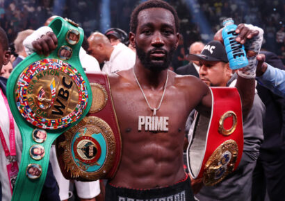 Crawford se convierte en primer triple campeón indiscutido tras ganar a Canelo