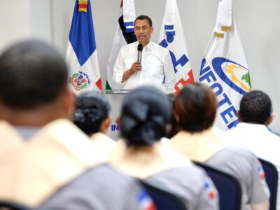 INDOTEL e INFOTEP gradúan 106 policías en alfabetización digital en la región Sur